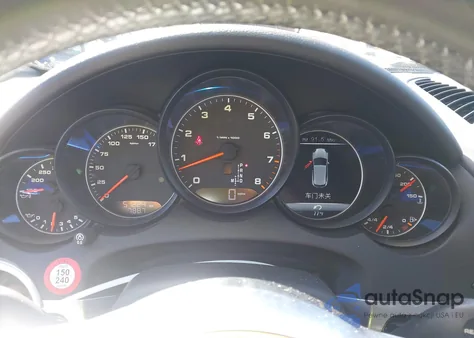 2016 Porsche Cayenne z USA, uszkodzony, nr VIN WP1AA2A28GKA11046